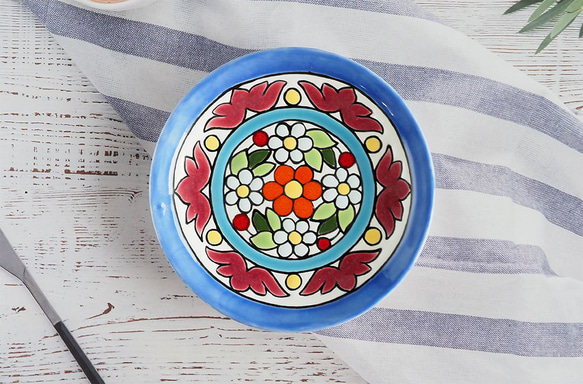 スペイン製 陶器 四角形皿 青と黄色の花柄 スペイン技法の花柄