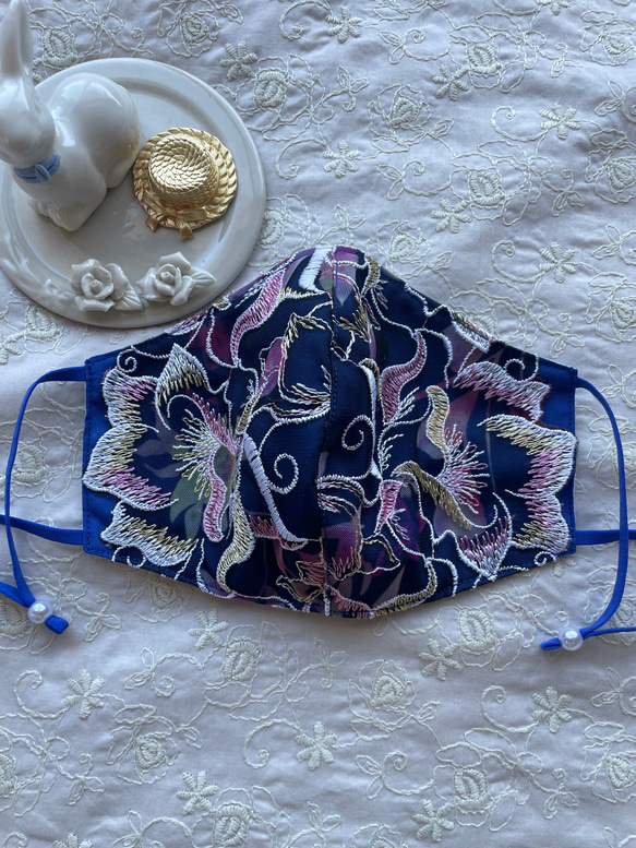 「プリント刺繍レースマスク」ブルー 百合刺繍 夏祭り  浴衣 2枚目の画像