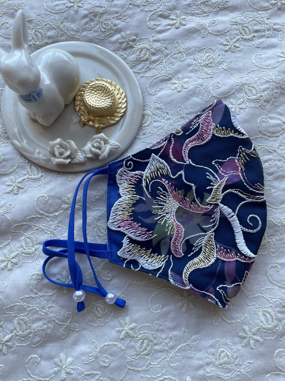 「プリント刺繍レースマスク」ブルー 百合刺繍 夏祭り  浴衣 3枚目の画像