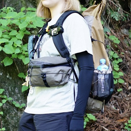 動きやすい。選べるカラー｜ハイカーナナメバッグ・M /登山・防水・キャンプ・アウトドア・ボディバッグ・slowhike