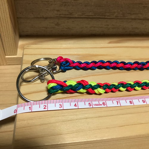 134・全長約41㎝・細いパラコードでウォレットチェーン