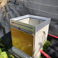 日本蜜蜂 重箱用 鉄製4面巣門 240mm集水桝用 5枚目の画像