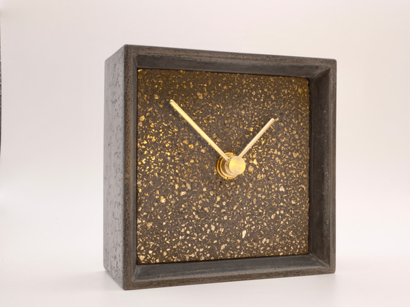 シンプルな置き時計　パイライト　コンクリート 2枚目の画像