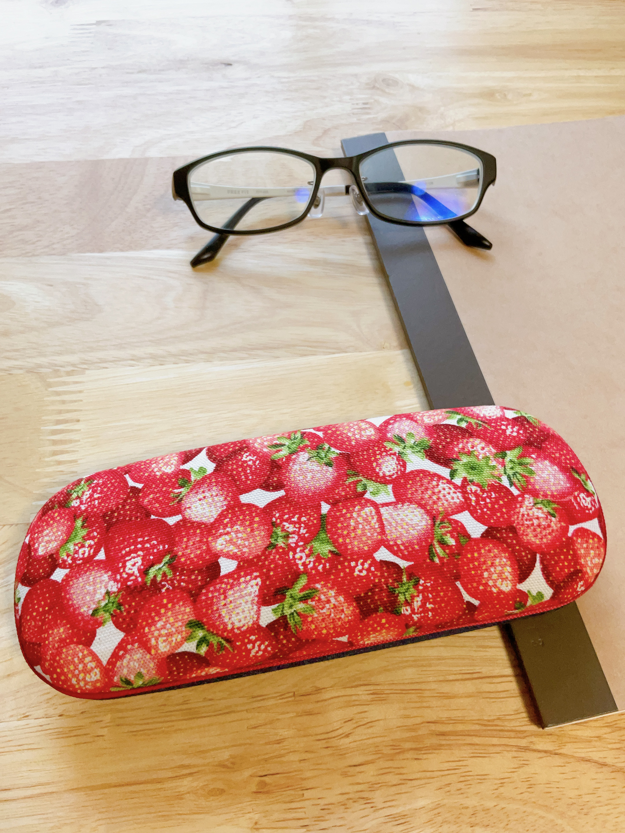イチゴのメガネケース/小物入れ/ペンケース メガネケース zen 通販 