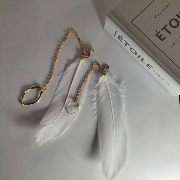 揺れる羽根⭐︎jojoフェザー イヤリング ピアス イヤーカフ 白