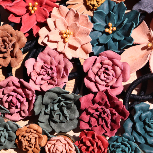 本物薔薇のツボミ❤フラワーの手染めビーズのヘアゴム♡