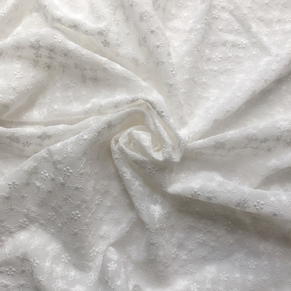 ミニフラワー･レース刺繍【ホワイト】110×45 F38-2〈生地・布・ベビー・子供服・お花・ウェディング〉 6枚目の画像