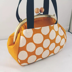 たっぷり入る！がま口バッグ  mustard×polka dots 2枚目の画像