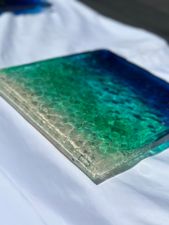 現品有り！　珊瑚のラグーン　アートディスプレイトレイアクセサリートレイ  25×25仕器 水面 波紋　レジンアート 2枚目の画像