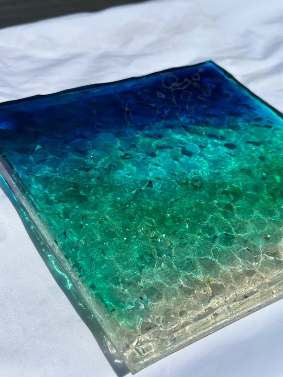 現品有り！　珊瑚のラグーン　アートディスプレイトレイアクセサリートレイ  25×25仕器 水面 波紋　レジンアート 1枚目の画像