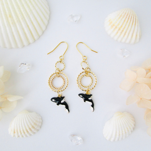 シャチの耳飾り アレルギー対応可 イヤリング 樹脂ノンホール