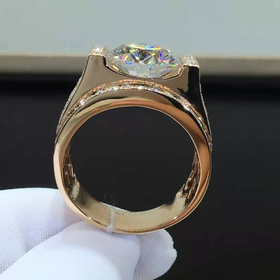 モアサナイト　ダイヤモンドリング　指輪　6.6mm 5.5カラット