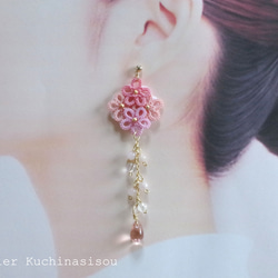 【訂做】梭織蕾絲花朵水滴耳環（粉紅色） 第4張的照片