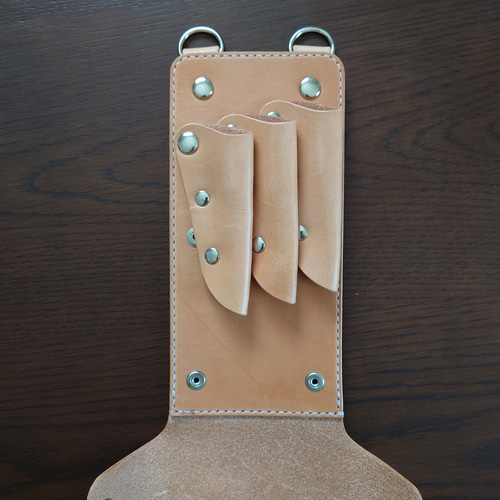 シザーケース革 3丁 カービング その他ケース 王様とゆかいな仲間達