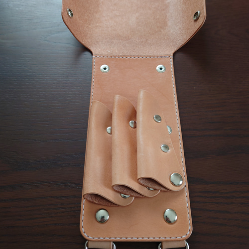 シザーケース革 3丁 カービング その他ケース 王様とゆかいな仲間達