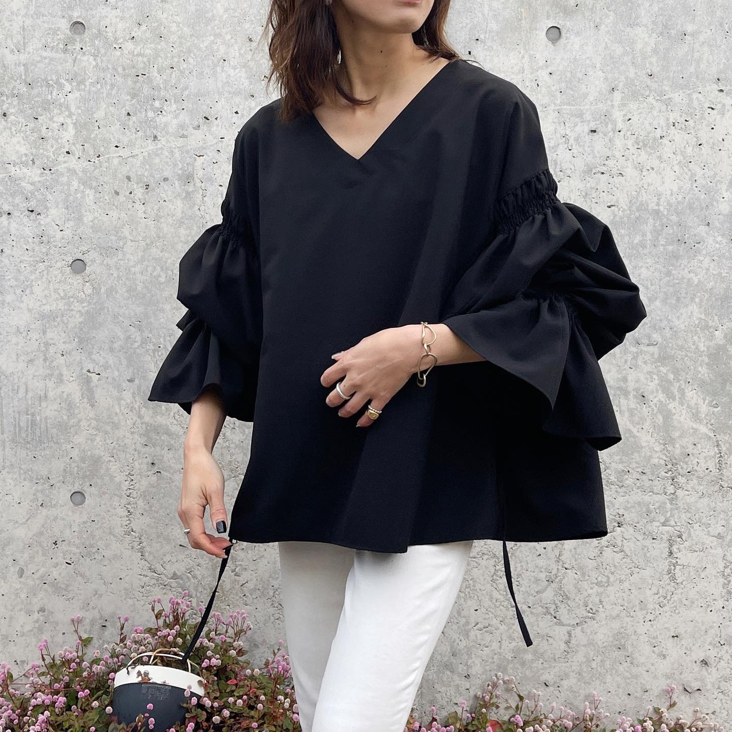 バックフリルキャンディースリーブブラウス(black)