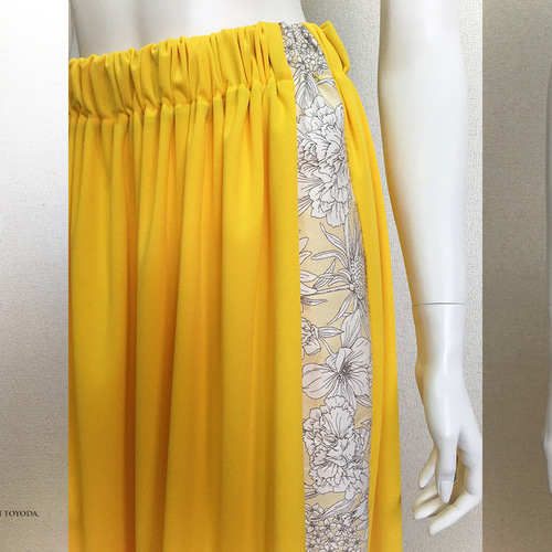 1点もの・デザイン画付き】ボタニカルフラワー柄切り替えゆったり  