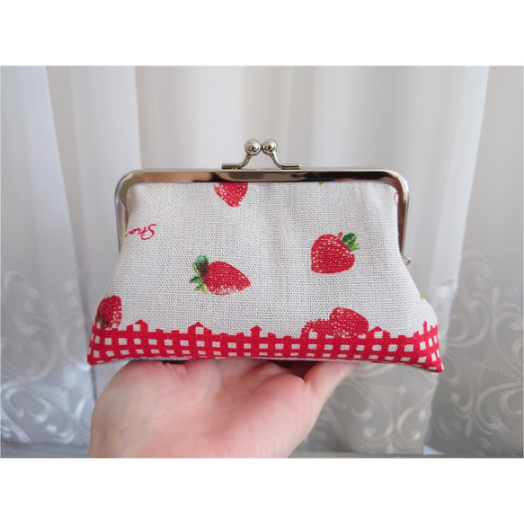 女孩格紋和草莓小袋*草莓草莓紅格紋可愛可愛鄉村甜點 第1張的照片