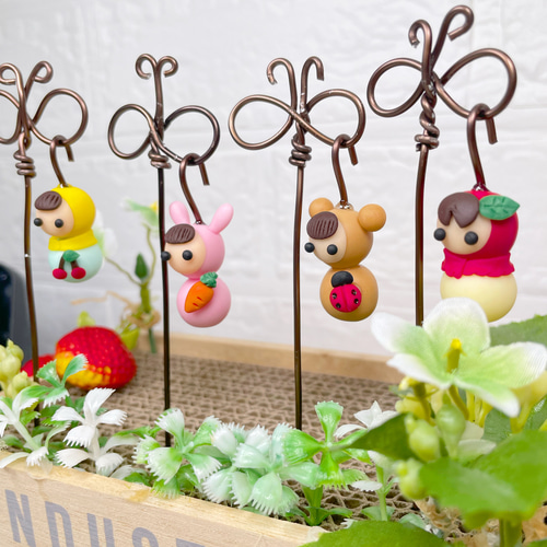 ガーデンピック ハンドメイド 蝶々ゆらゆらマトリョーシカピック