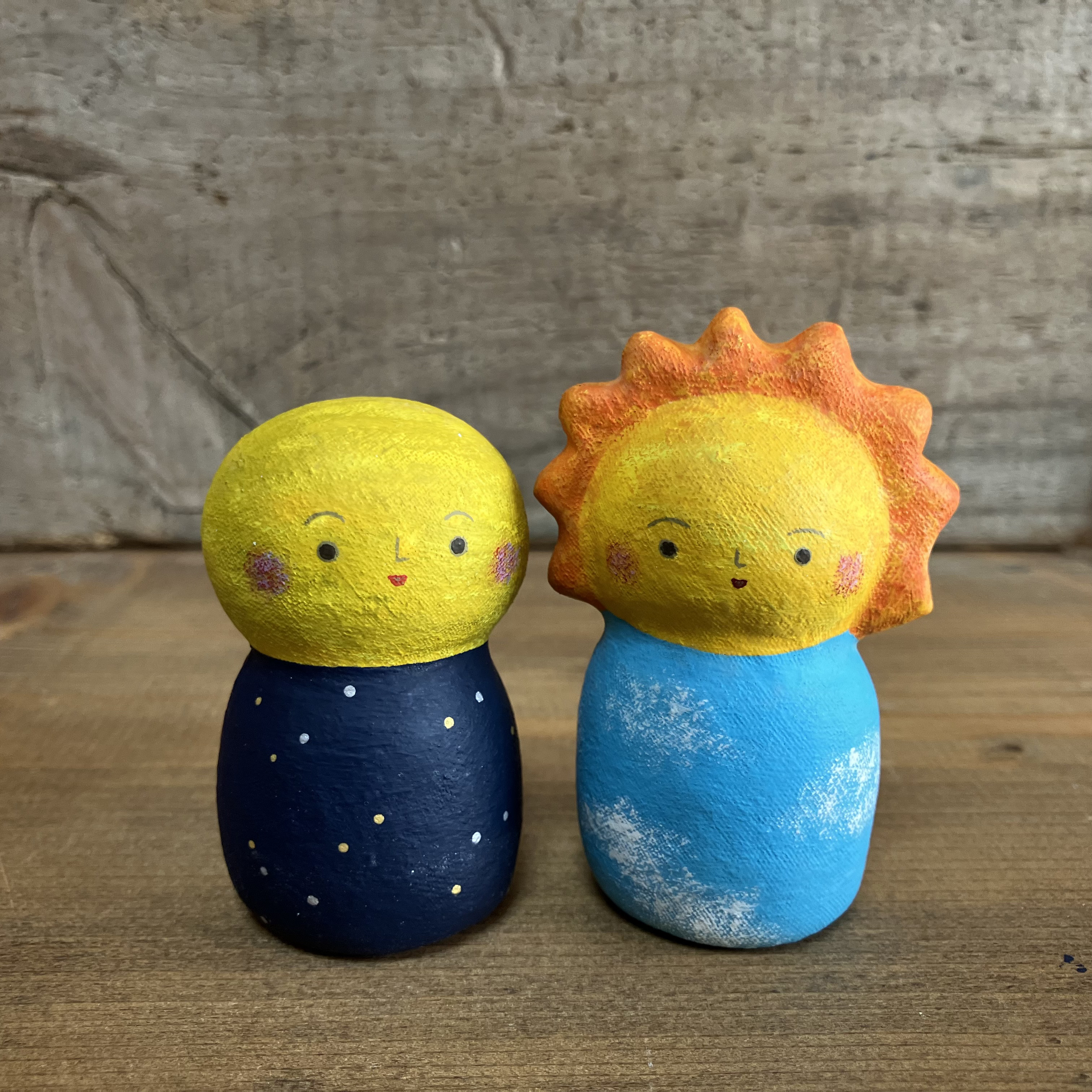 ユニークな粘土製人形 ユニークな粘土製人形