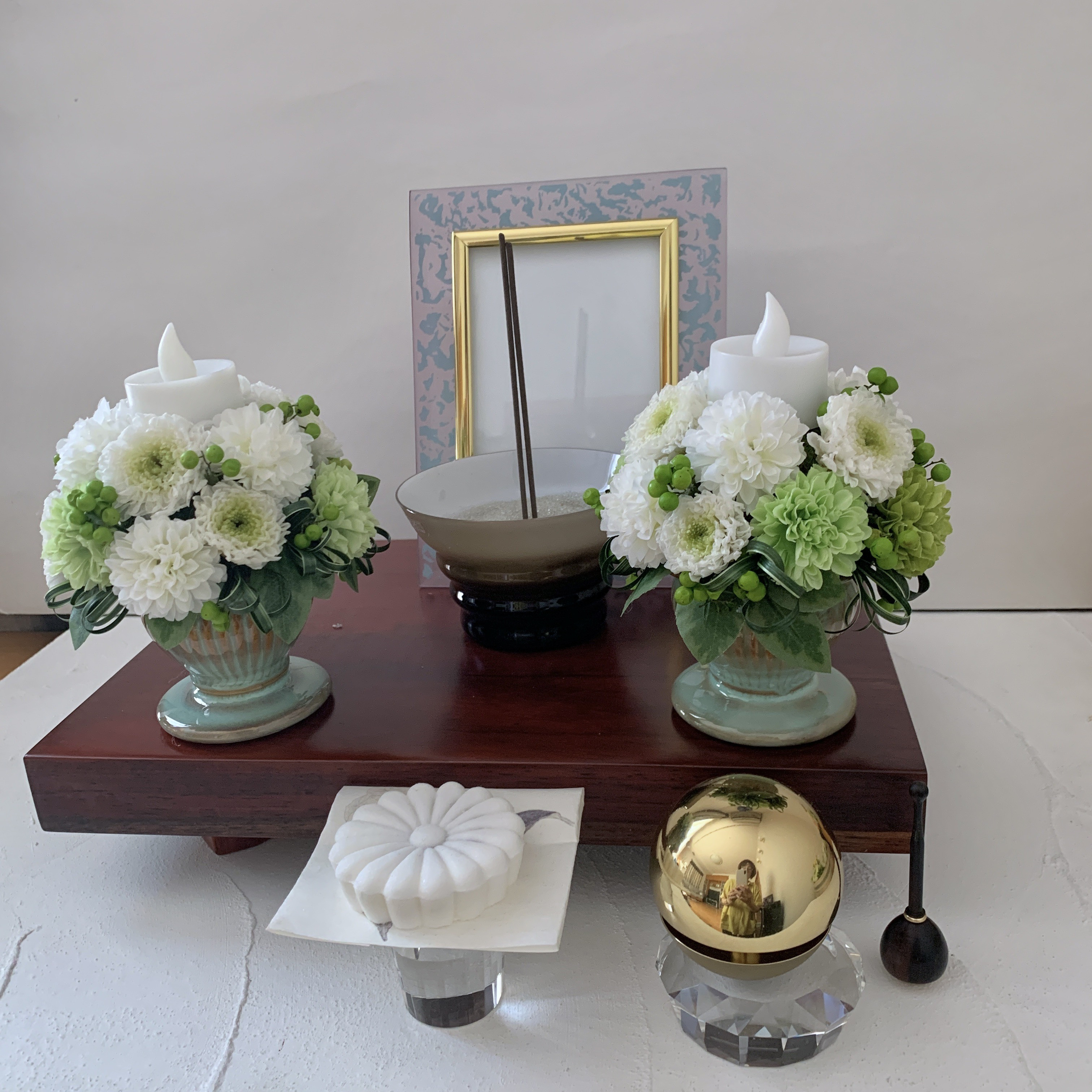 小菊のお供え花（　LEDキャンドル付き　）