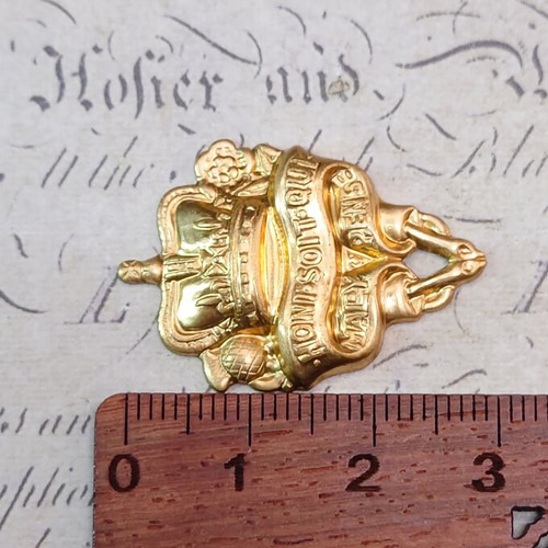 BEHOLD クラウン 1個 王冠 紋章 真鍮製 アメリカ製 スタンピング