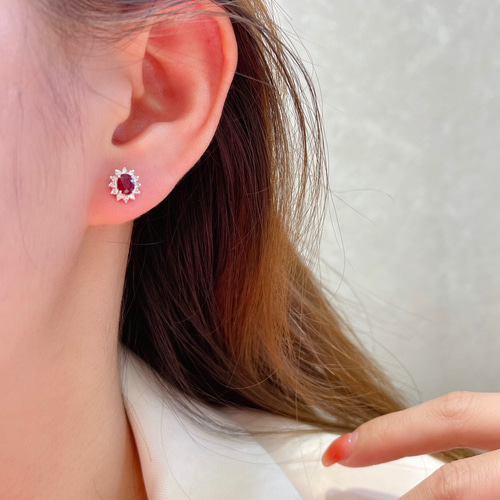 天然ダイヤモンド付きルビーピアスk18 ピアス(スタッド・一粒 天然ダイヤモンド付きルビーピアスk18 ピアス(スタッド・一粒