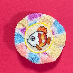 金魚ちゃんの刺繍ポニーフック ✳︎着物コーデ ちりめん 和雑貨 2枚目の画像