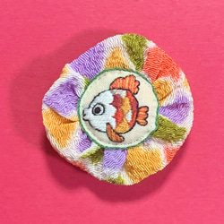 金魚ちゃんの刺繍ポニーフック ✳︎着物コーデ ちりめん 和雑貨 2枚目の画像