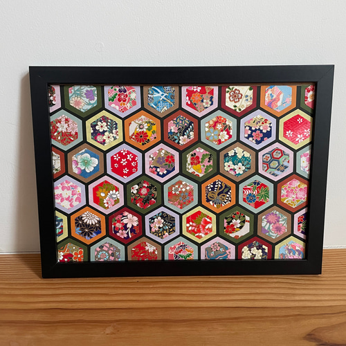 美品　和紙張り絵（張り絵）　　☆お買い得 受注制作】＊青海波 ＊千代紙の切り絵 貼り絵＊ A4サイズ ギフト