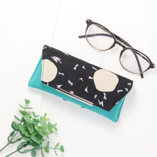 ちょうどいいが見つかる☆ セミハード シンプル眼鏡ケース 北欧柄  