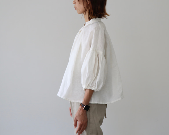 リネンブラウス／ボリューム袖のリネンシャツ／リネンギャザーデザインブラウス／ホワイト／linum kyoto 11枚目の画像