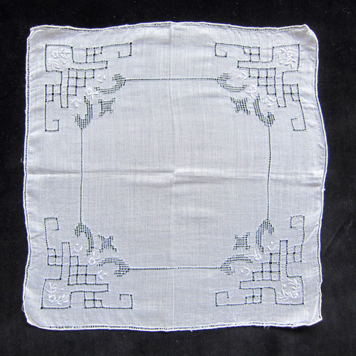 ヴィンテージ 手刺繍 ハンカチ4枚 スワトウ リネン リメイク ヴィンテージ 手刺繍 ハンカチ4枚 スワトウ リネン リメイク