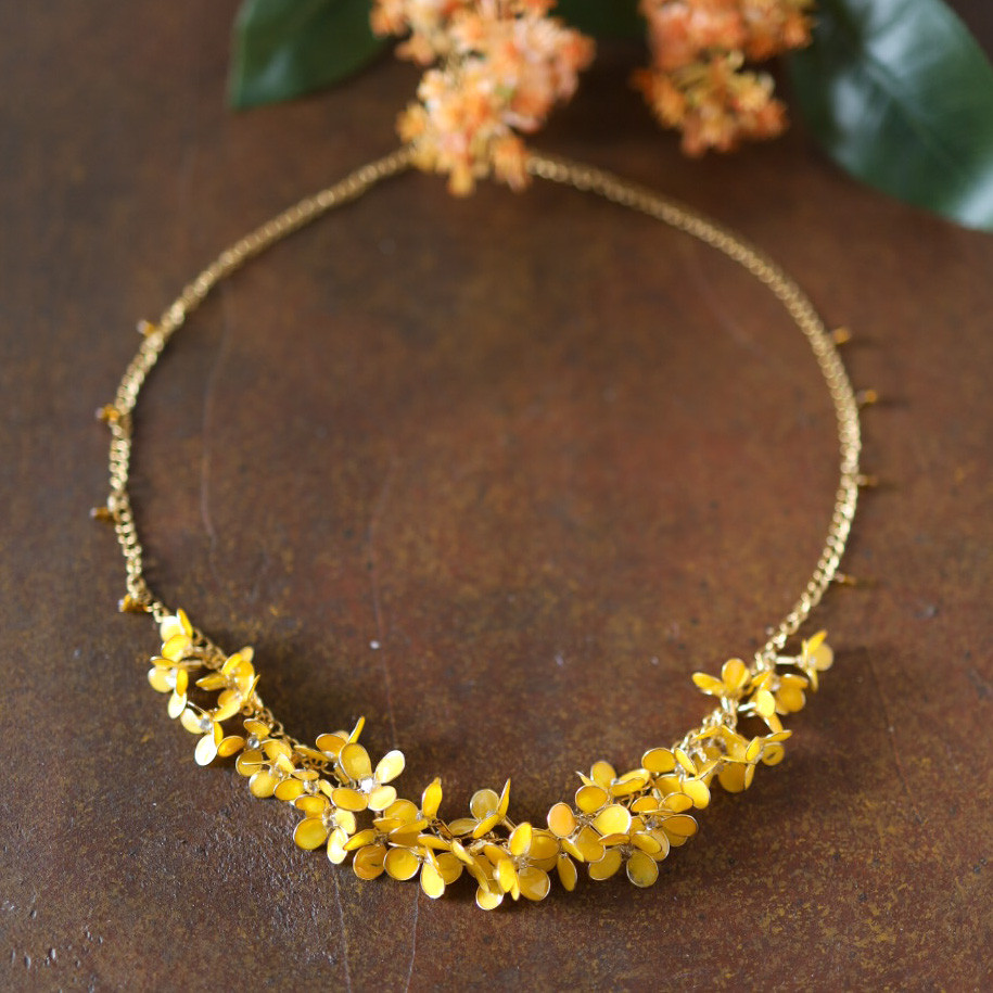 咲き誇る金木犀のネックレス　　　アレルギー対応チェーン