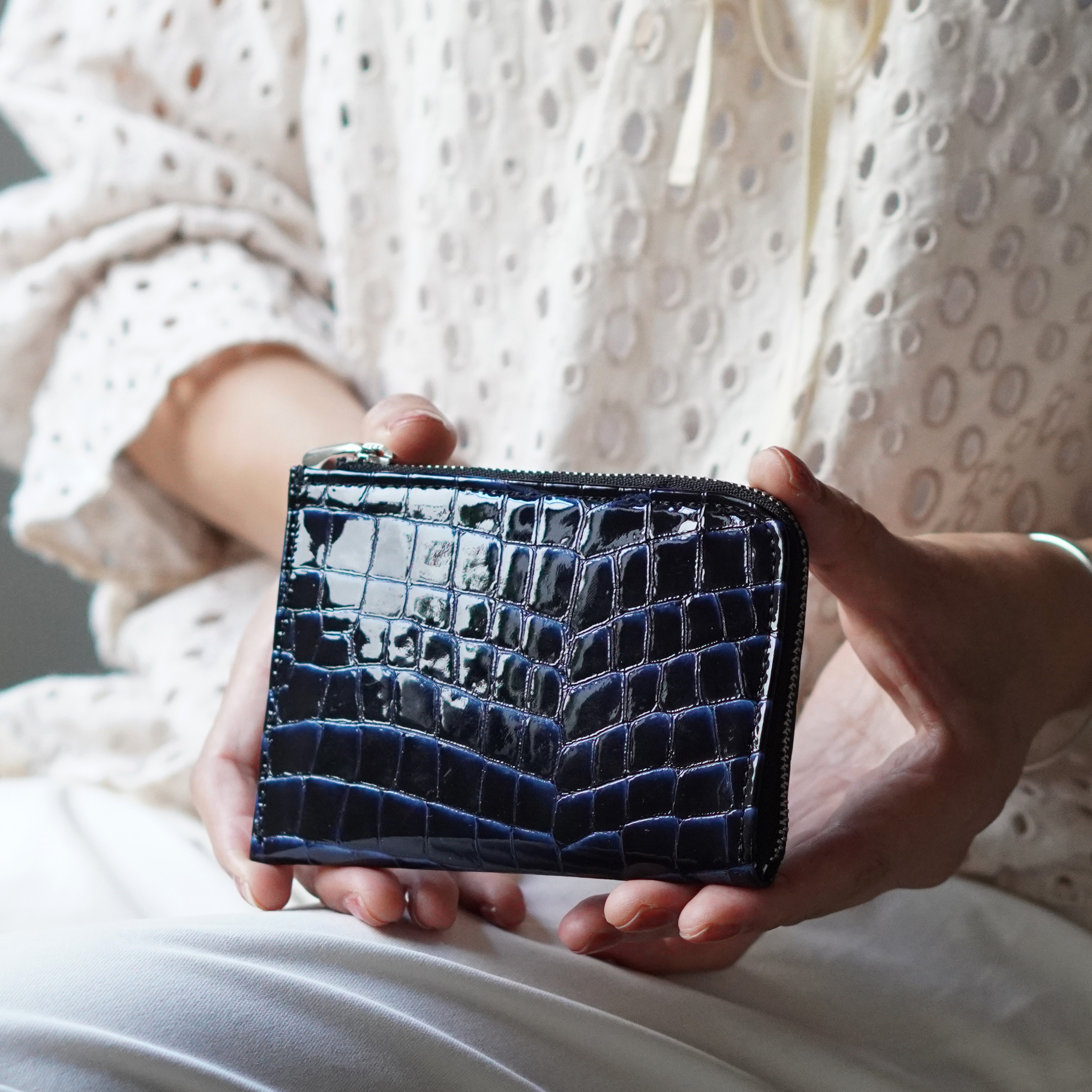 イタリアエナメル＃クロコNAVY-BLUE・なめらかファスナーペタンコMINI 