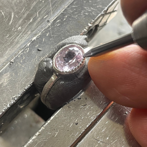 ピンクトパーズ オーバルカット ミル打ち シルバーSV925リング