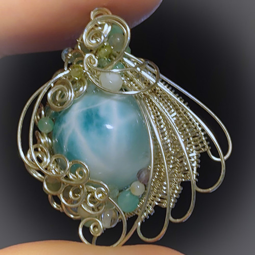 宝石質 大玉15mm ラリマー妖精 ワイヤーアート・ペンダント