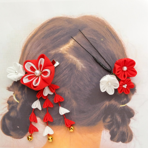 つまみ細工】重ね梅 赤 髪飾り2点セット 七五三 3歳 子供 ひなまつり