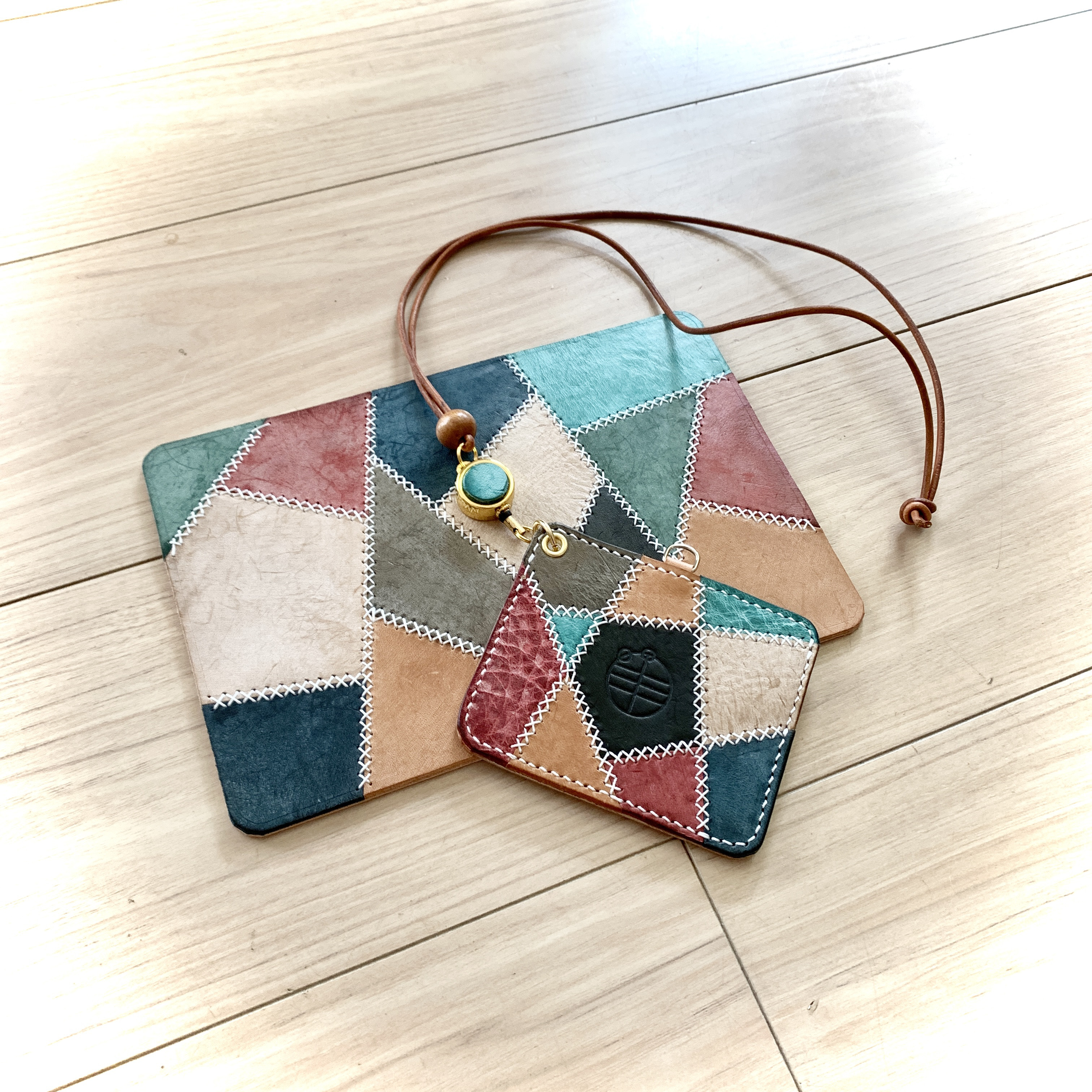 IDケース（レザーパッチワーク）