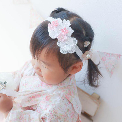 つまみ細工】オーガンジーレースとミニブーケのヘアバンド ピンク