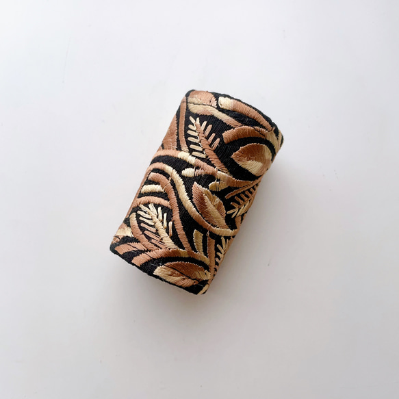 刺繍リボンのポニーフック（リーフブラックA） 1枚目の画像