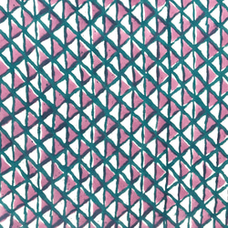 【50cm単位】ホワイトパープルピンク三角　インド　ハンドブロックプリント生地  コットン 2枚目の画像