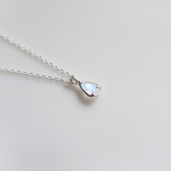 925純銀 小水滴 鑽面 月光石 天然石 項鍊 長鍊 短鍊 鎖骨鍊 免費送禮包裝 第7張的照片