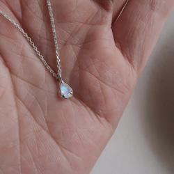 925純銀 小水滴 鑽面 月光石 天然石 項鍊 長鍊 短鍊 鎖骨鍊 免費送禮包裝 第5張的照片