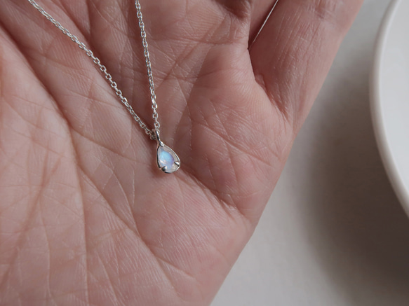925純銀 小水滴 鑽面 月光石 天然石 項鍊 長鍊 短鍊 鎖骨鍊 免費送禮包裝 第5張的照片