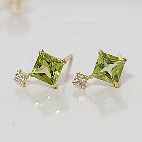 【ベーネベーネ】ペリドット&ダイヤモンド K18 ピアス 10868_thumbnail.jpg