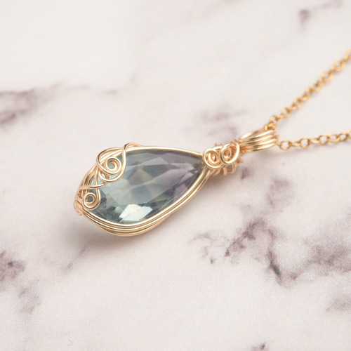 ワイヤー巻き☆宝石質 ブルーフローライト（チェーン付） ワイヤー巻き☆宝石質 ブルーフローライト（チェーン付）