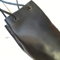 長財布が入るミニドローストリングバッグ◇高級イタリアンレザー【かわつむ】巾着バッグ スマホショルダー トートバッグ 黒 10枚目の画像