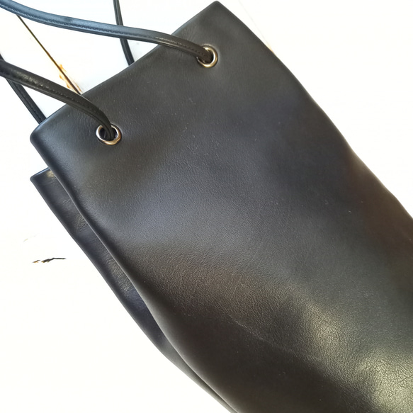 長財布が入るミニドローストリングバッグ◇高級イタリアンレザー【かわつむ】巾着バッグ スマホショルダー トートバッグ 黒 10枚目の画像
