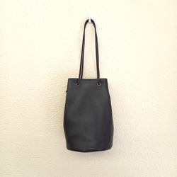 長財布が入るミニドローストリングバッグ◇高級イタリアンレザー【かわつむ】巾着バッグ スマホショルダー トートバッグ 黒 12枚目の画像